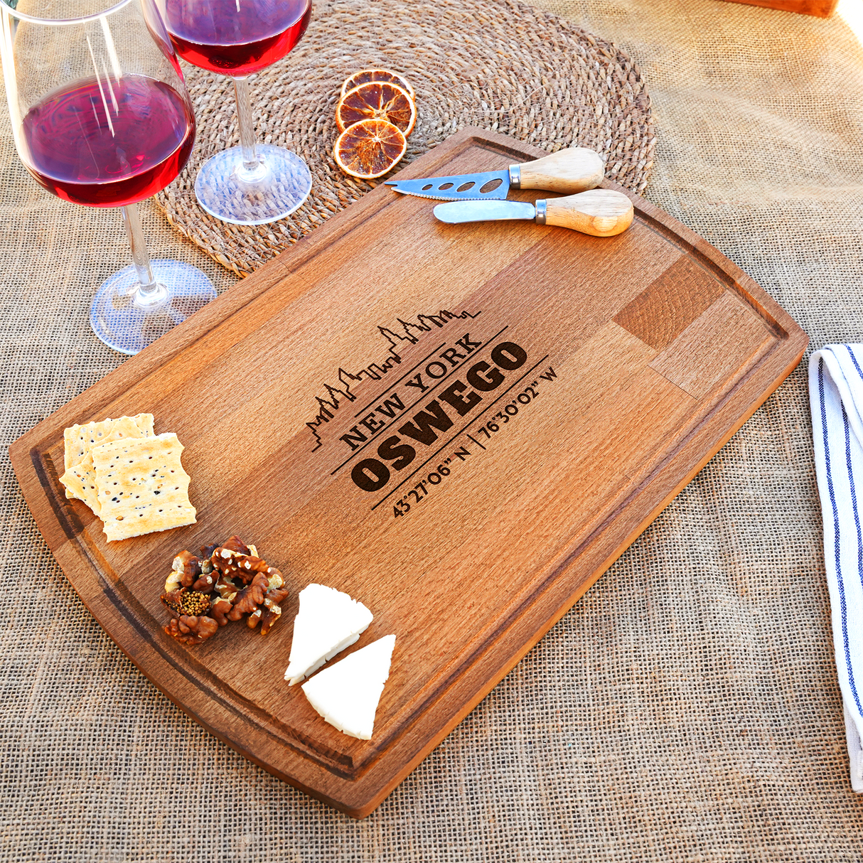 Personalized Gift Charcuterie Board, Custom Family Name Serving Board, Kitchen Decor, Engraved Wooden Bread Cutting Board, Gift for Mom