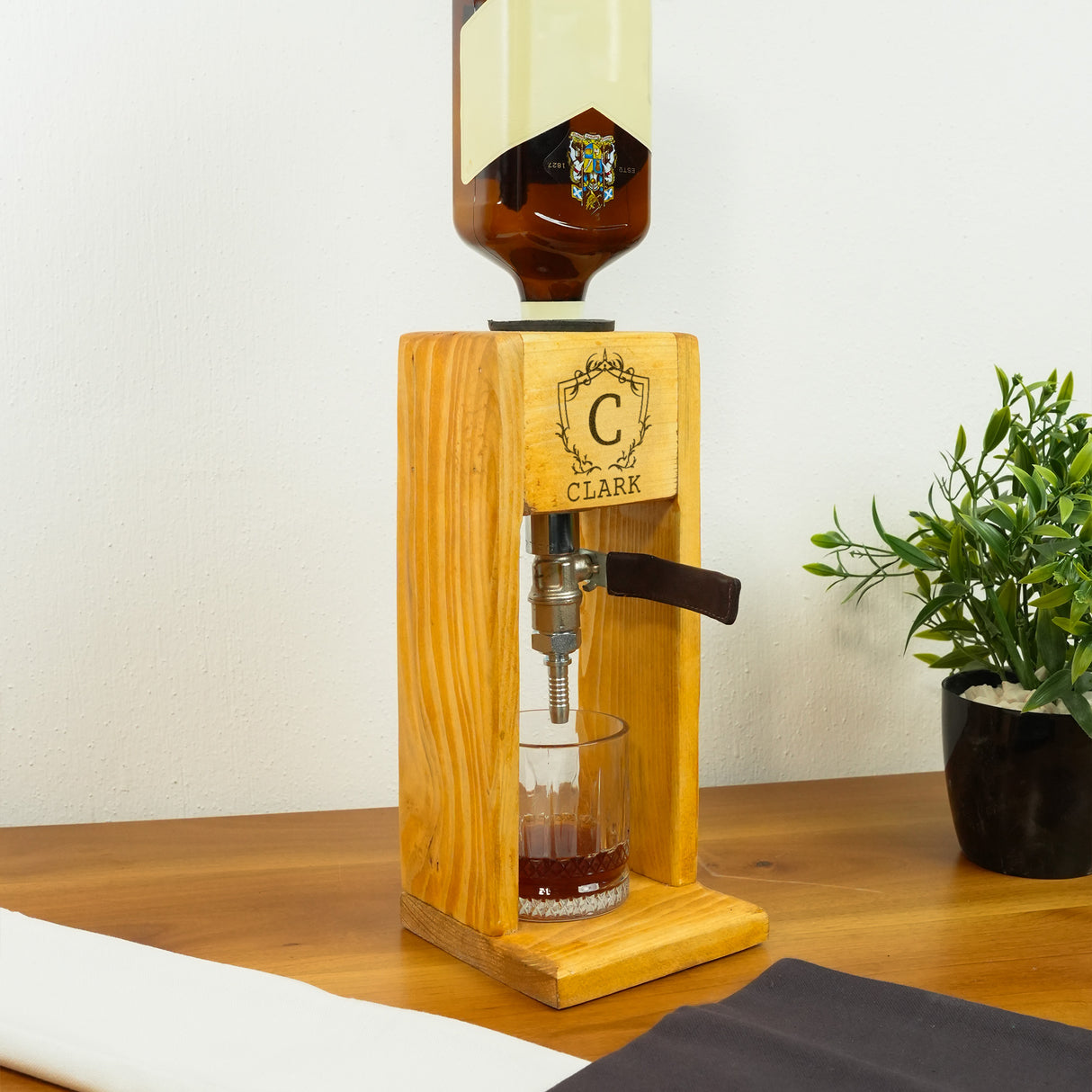 Personalized Wooden Whiskey Decanter: Custom Liquor Gift for Dad, Man Cave Decor