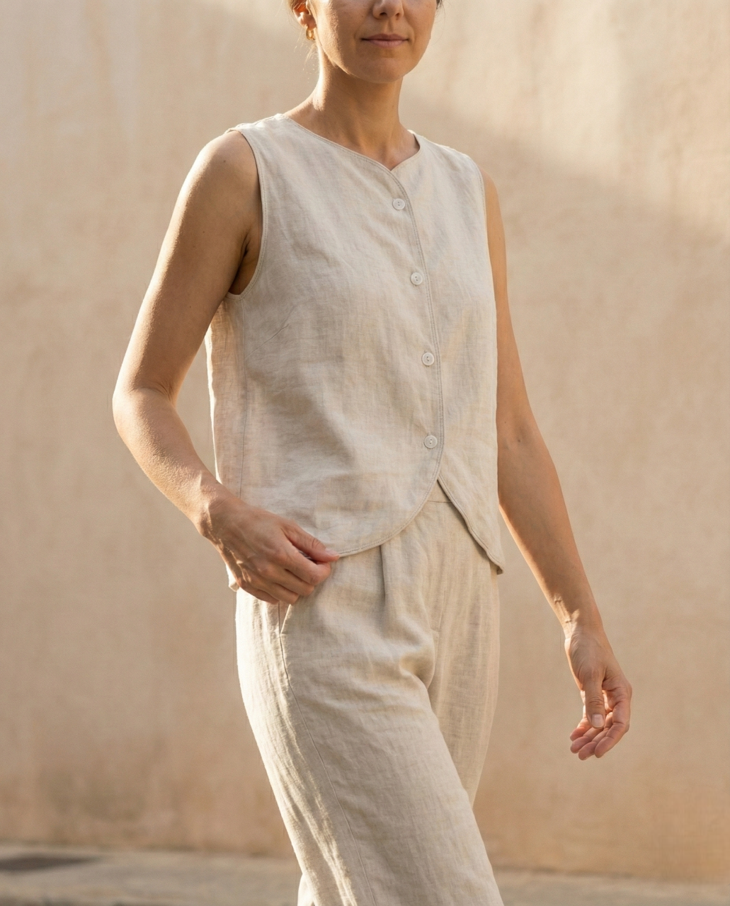 Women’s Sleeveless Linen Vest Top: Button-Front Minimal Style