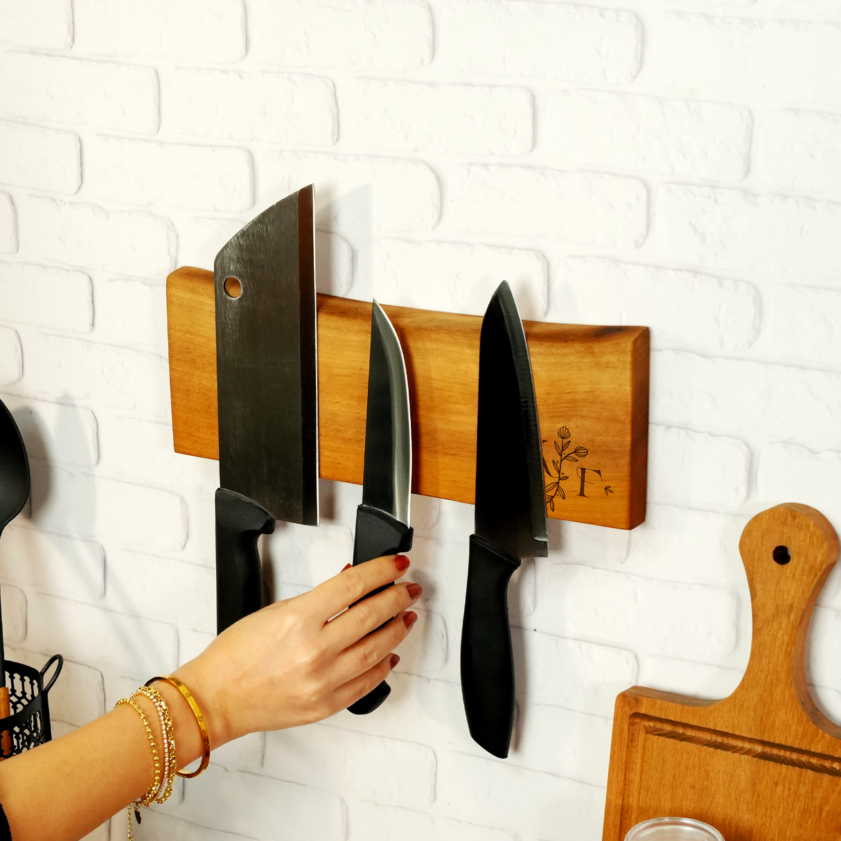 Wooden Chef Knife Display Magnetic Board: Personalized Kitchen Organizer Rack, Engraved Stand for Mom