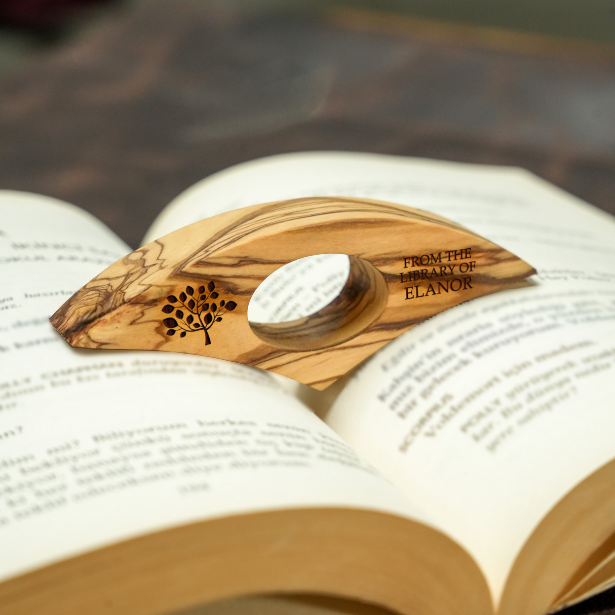 Personalized Wooden Thumb Page Holder: Laser Engraved Reading Tool for Bookworms
