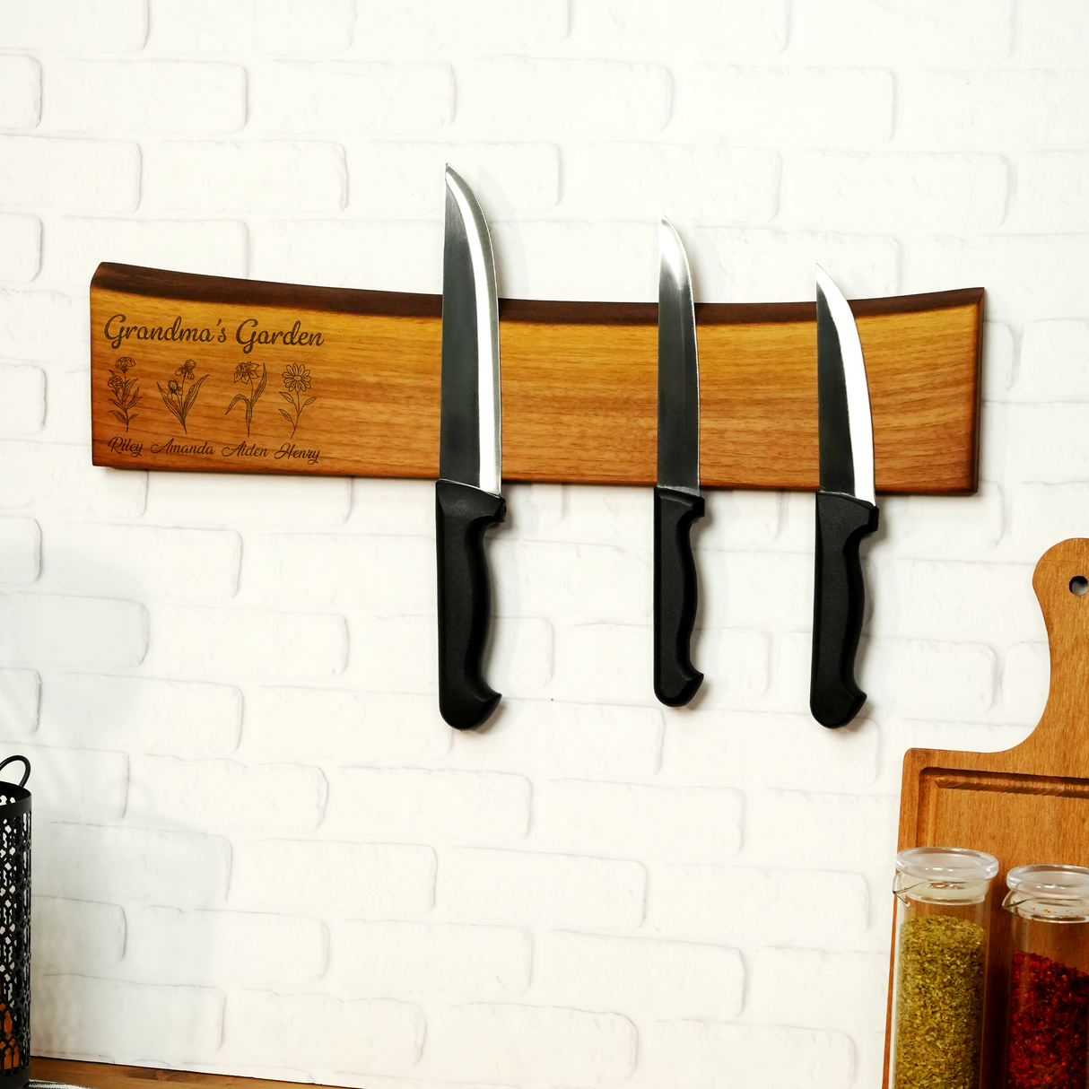 Personalized Live Edge Walnut Knife Display with Magnetic Board: Chef Kitchen Stand, Wall Decor