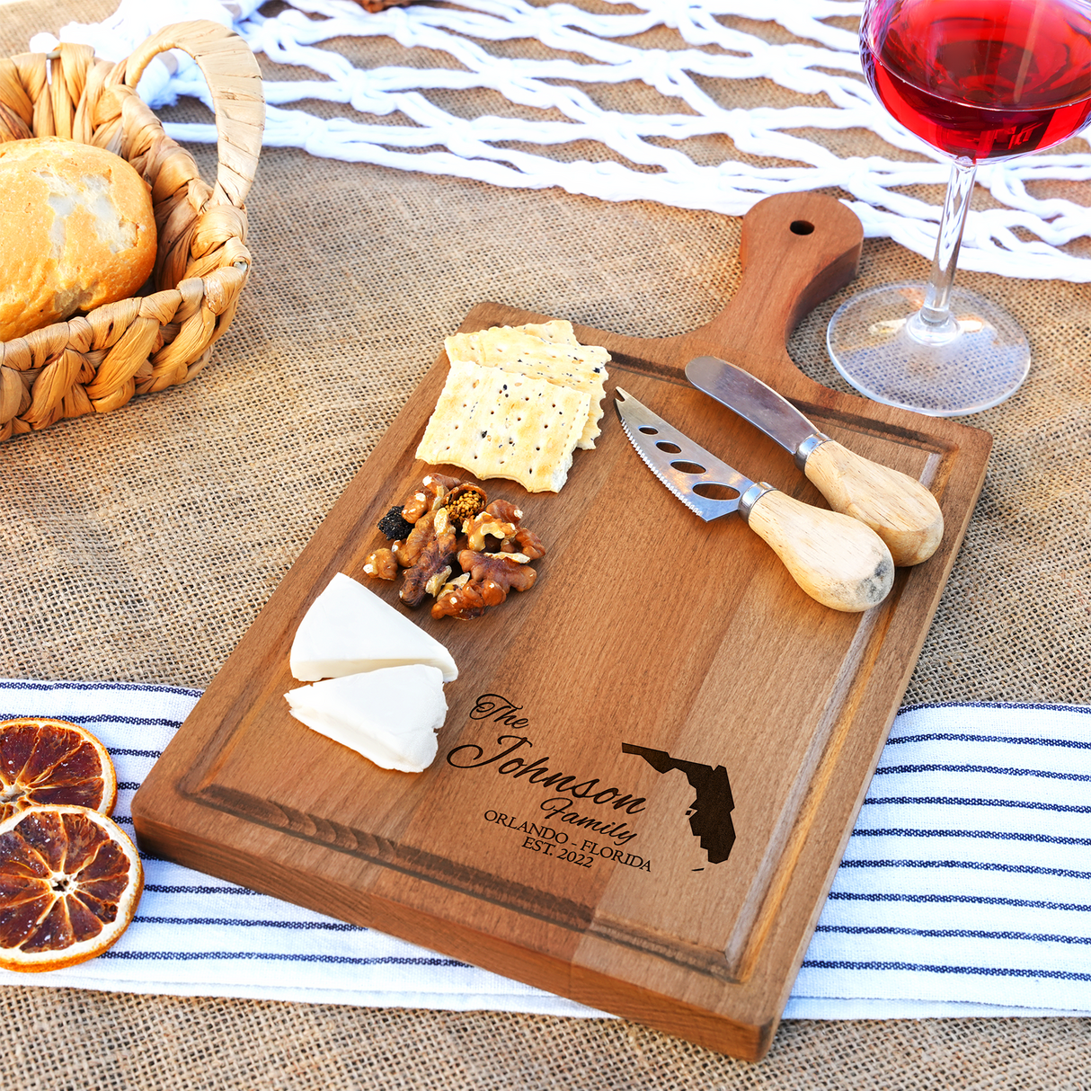 Personalized Gift Charcuterie Board, Custom Family Name Serving Board, Kitchen Decor, Engraved Wooden Bread Cutting Board, Gift for Mom