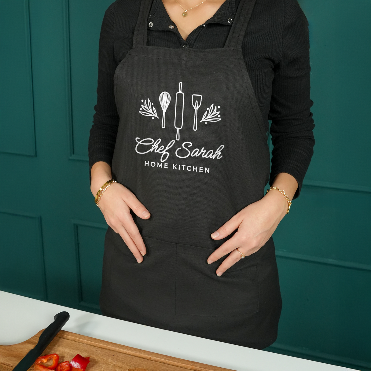 Cross Back Personalized Apron: Vintage Style Cotton Apron for Mom Christmas Gift