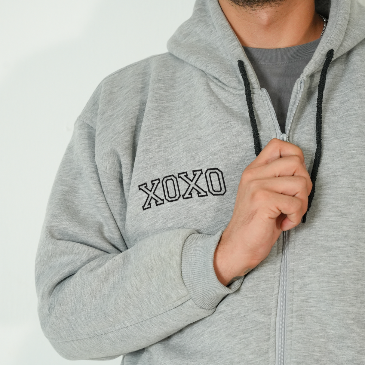 XOXO Valentines Day Sweatshirt: Romantic Crewneck for Women, Girlfriend Anniversary Gift