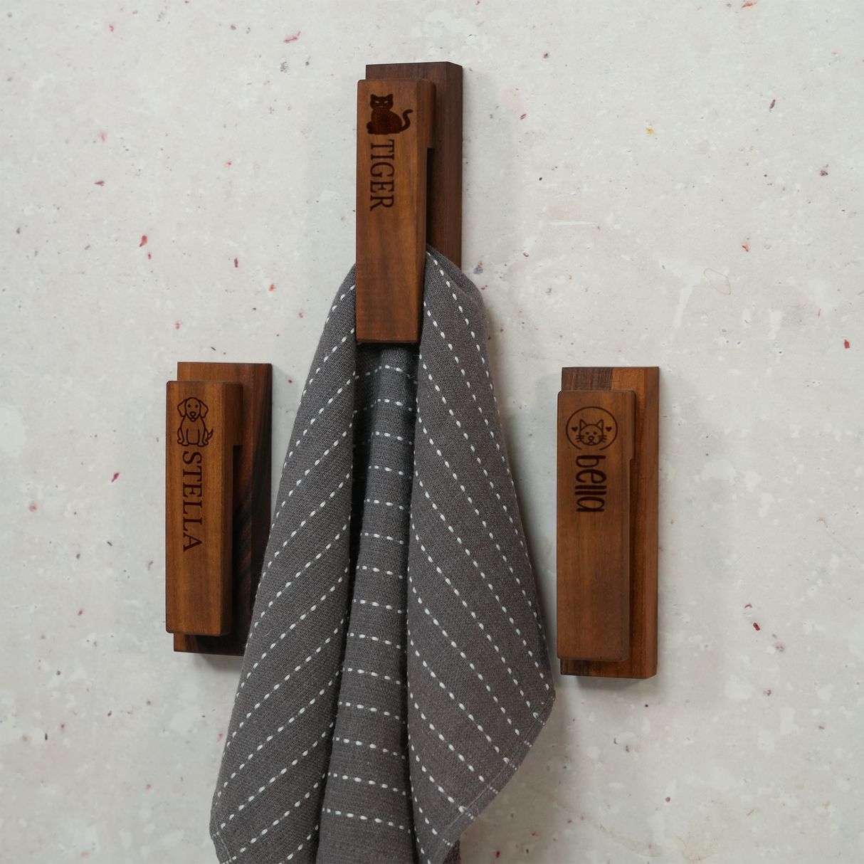 Personalized Wooden Dog Paw Towel Hook Rack: Wall Mounted Holder with Pet Name Engraving