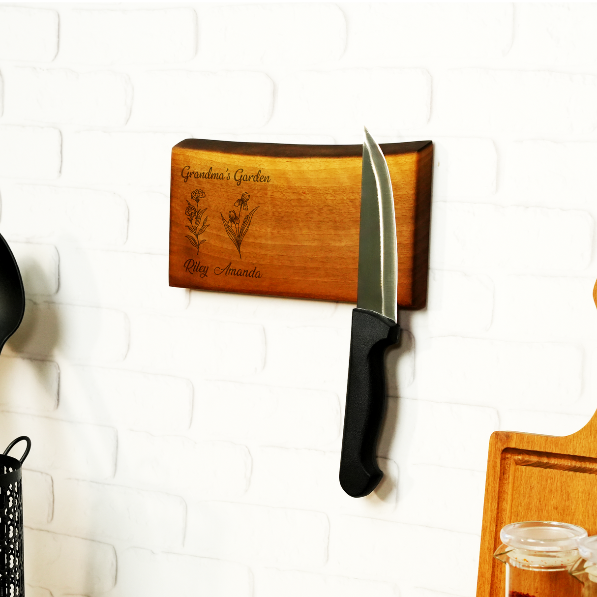 Personalized Live Edge Walnut Knife Display with Magnetic Board: Chef Kitchen Stand, Wall Decor