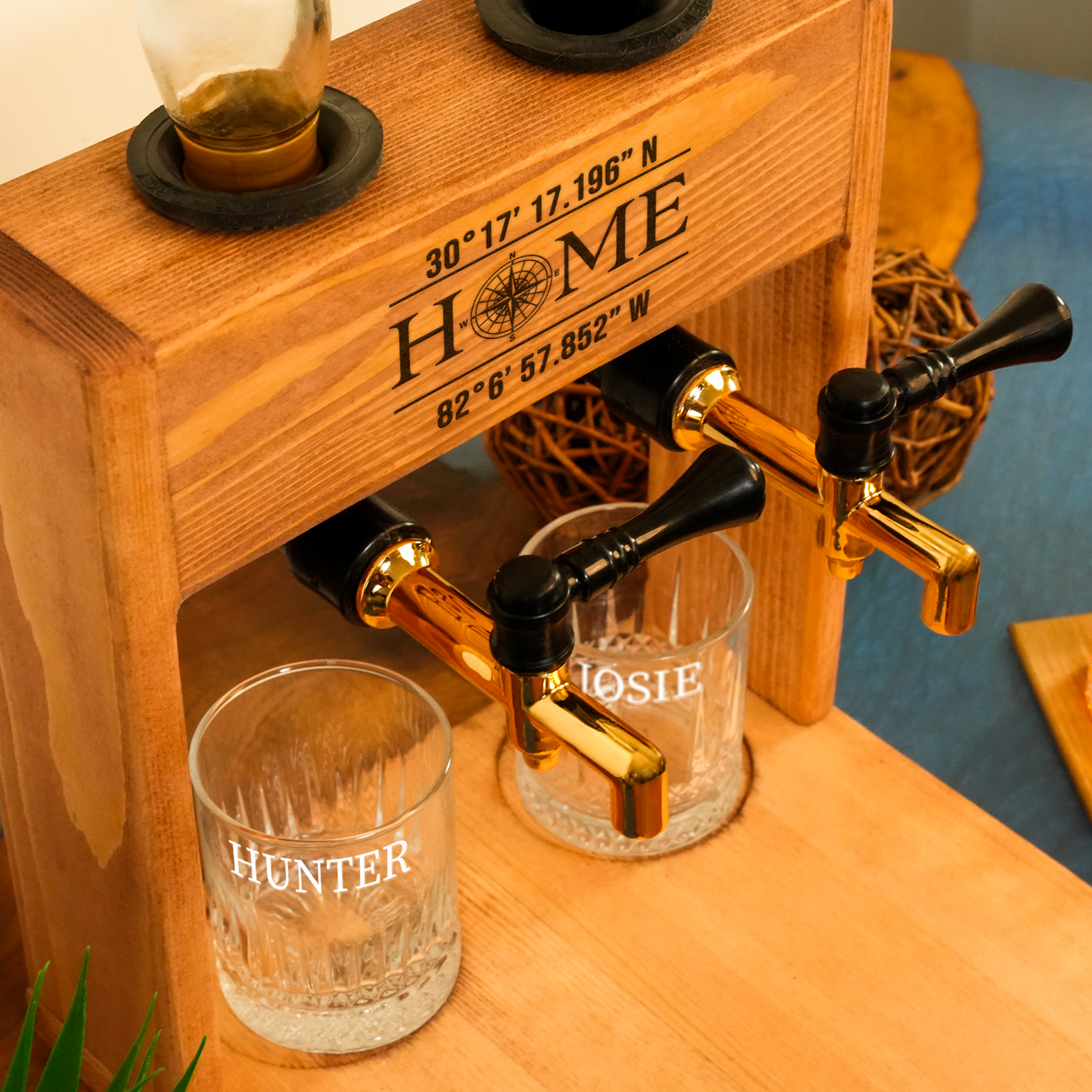 Whiskey Dispenser with Glasses, Anniversary Gift, Liquor Dispenser, Personalized Whiskey Gift, Engagement Gift, Newylwed Gift, Gift for Him