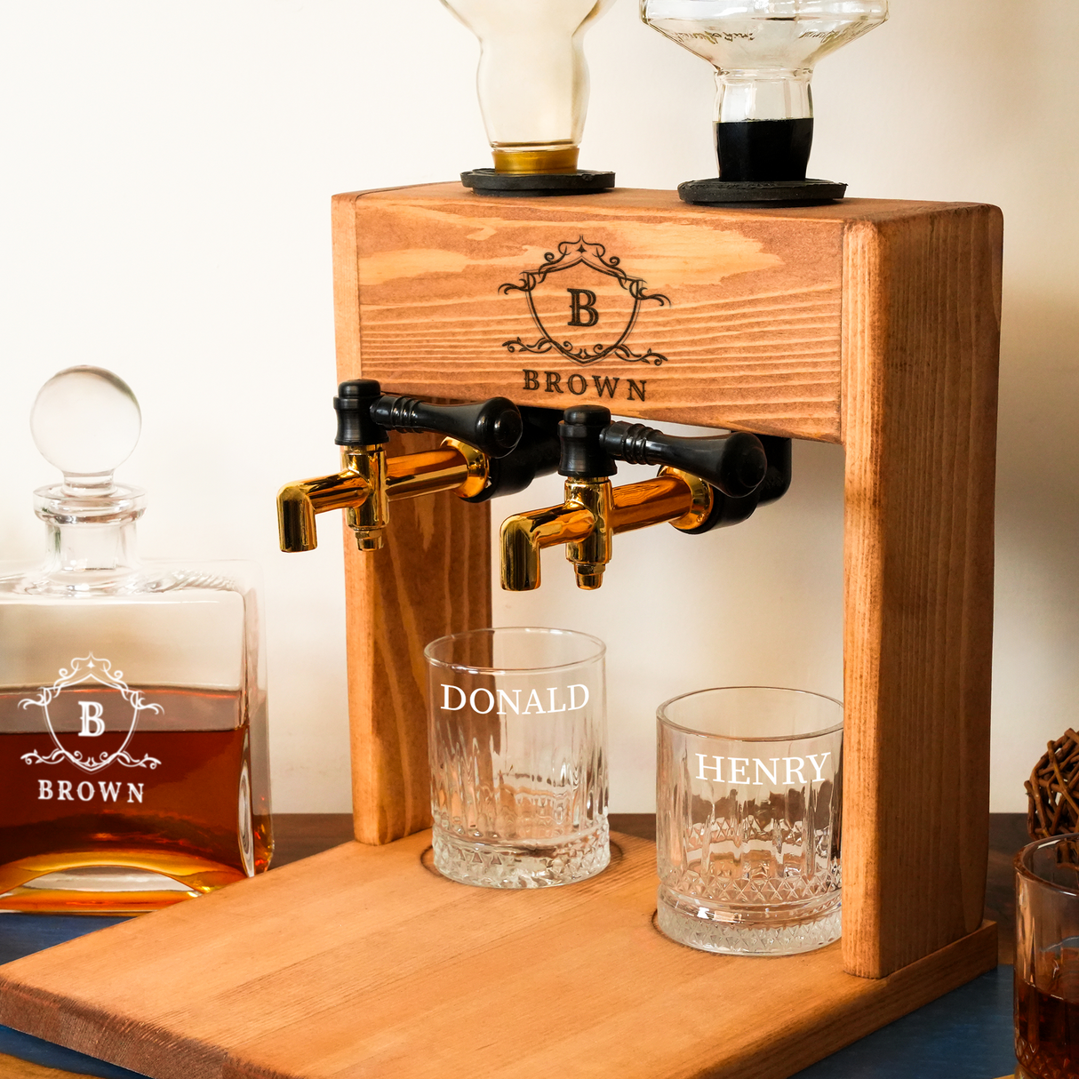 Couples Gift Personalized Whiskey Decanter, Engraved Liquor Dispenser, Custom Barware for Men, Anniversary Gifts, Whiskey Dispenser Gift