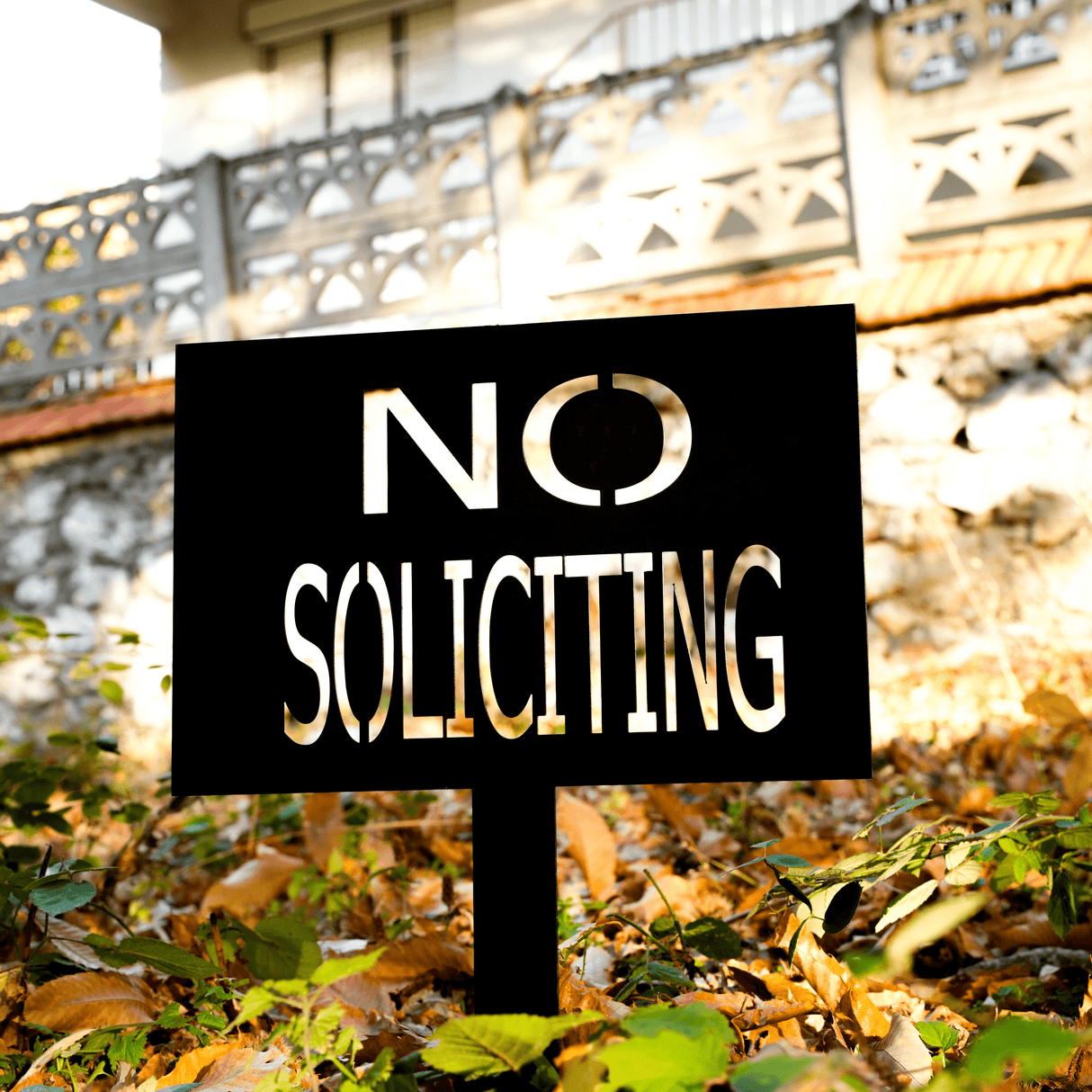 No Soliciting Garden Stake Sign: Custom Metal Yard Sign for Outdoor Decoration