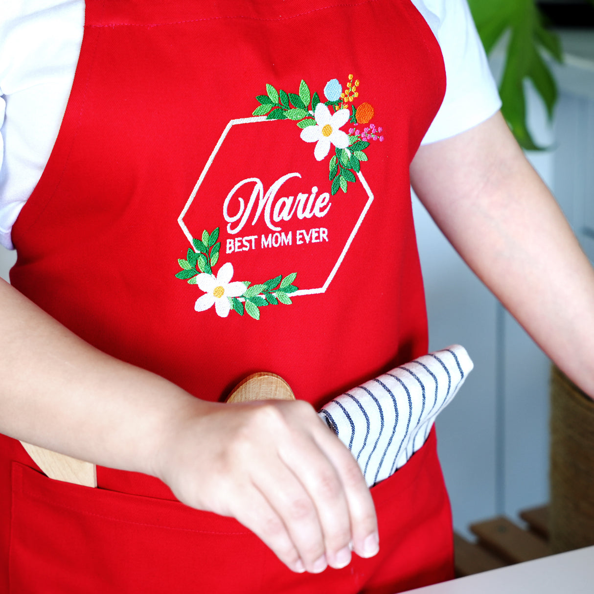 Personalized Mother's Day Gift Idea, Custom Mom Gifts, Custom Grandmom Apron, Grandma Kitchen Apron, Mom Birthday Gifts, Gift for Grandmom