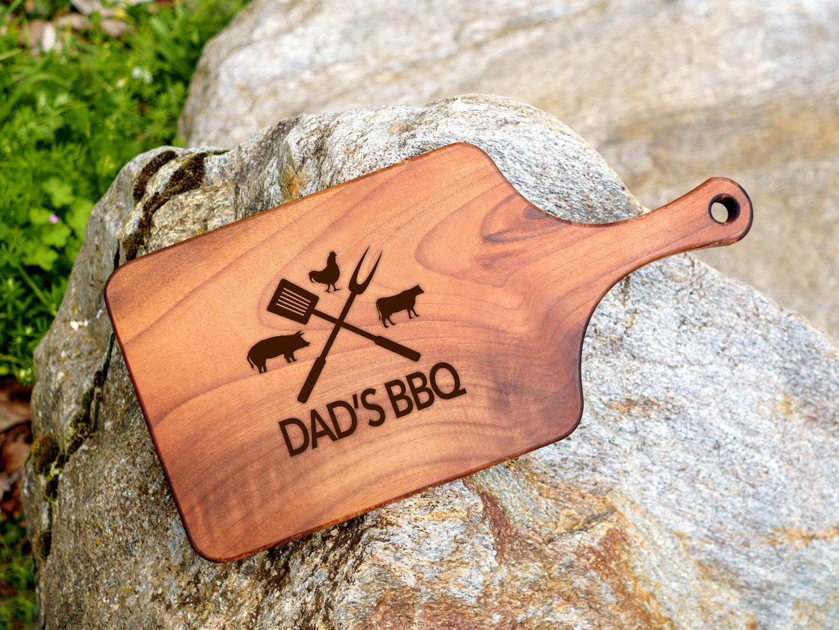 Custom BBQ Walnut Cutting Board, Live Edge Personalized Meat Board, BBQ Gift, Grilling Gift, Father Day Gift, Gift for Him, Gift for Husband