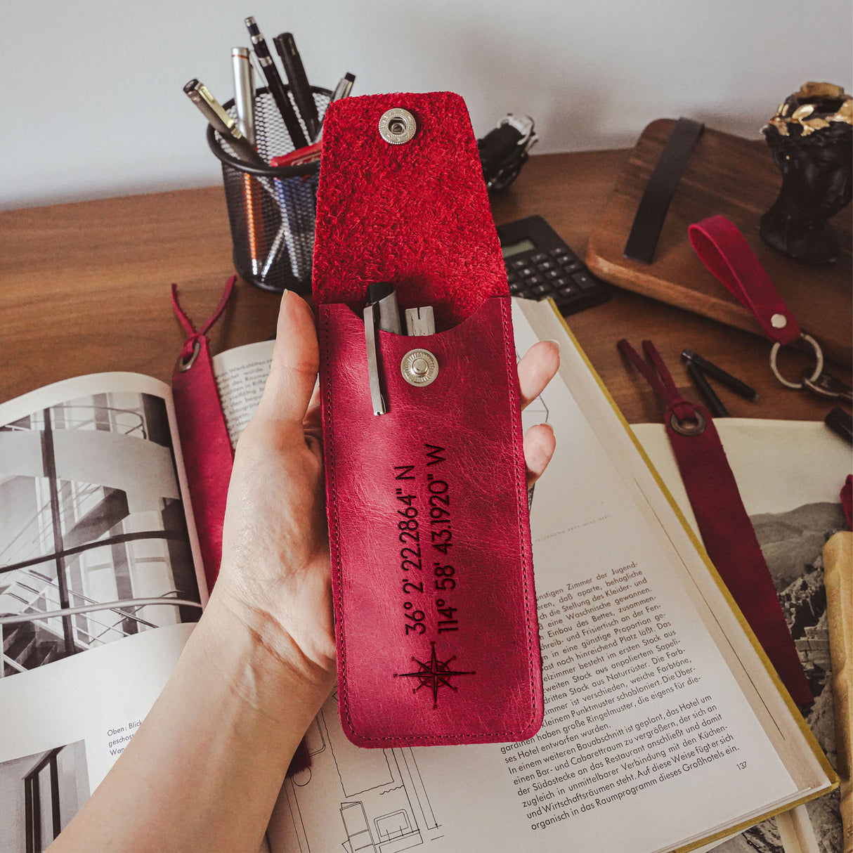 Personalized Birth Flower Leather Bookmark, Custom Engraved Bookmark, Gift for Her, Birthday Gift, Flower Name Bookmark, Christmas Gift Idea - Arria Home