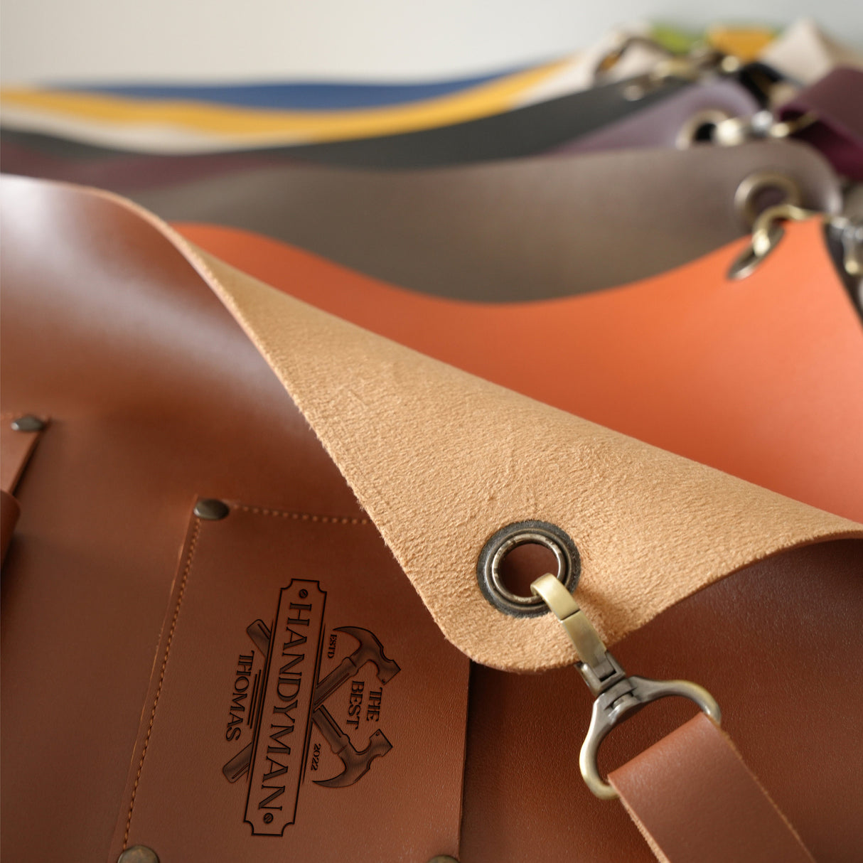 Personalized Leather Apron Mechanic Gift, Car Lover Gift, Gift for Him, Dad Gift, Apron for Men, Apron with Pockets, Garage Gift, Handyman - Arria Home