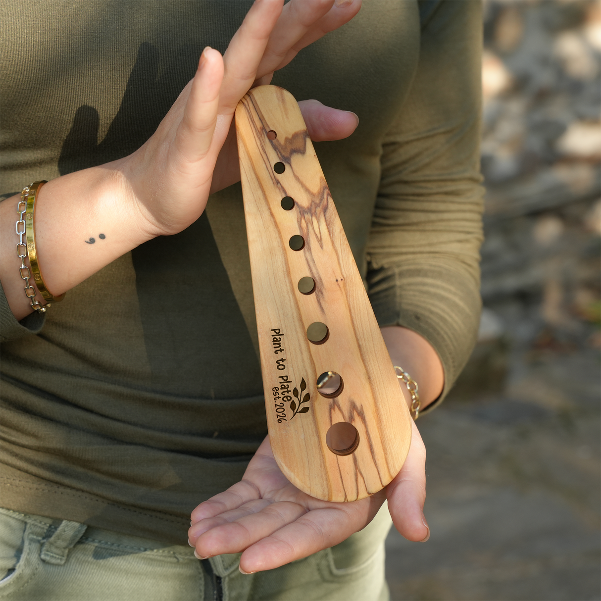 Personalized Olive Wood Herb Leaf Remover: Custom Kitchen Gifts for Mom or Grandma