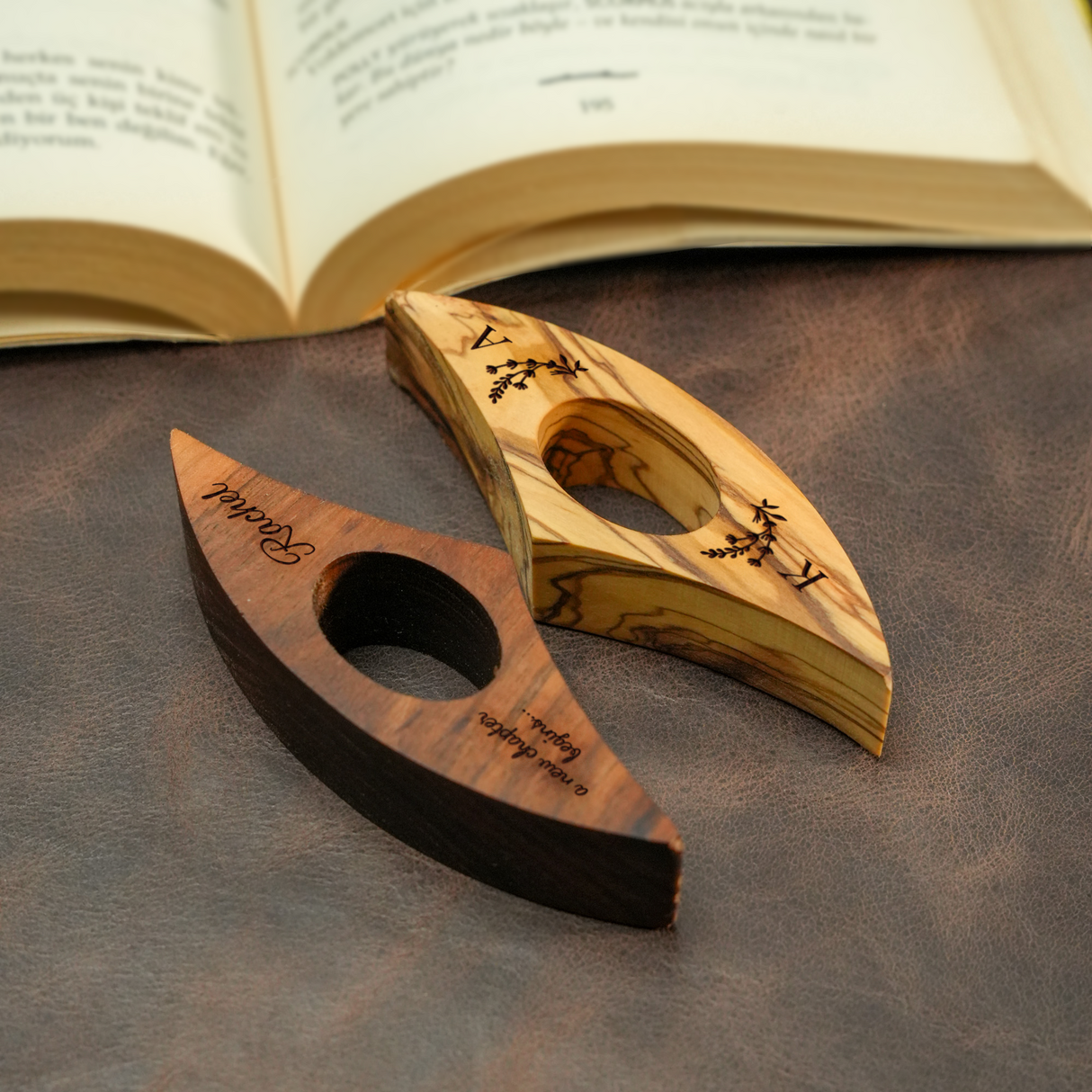 Personalized Wooden Thumb Page Holder: Laser Engraved Reading Tool for Bookworms