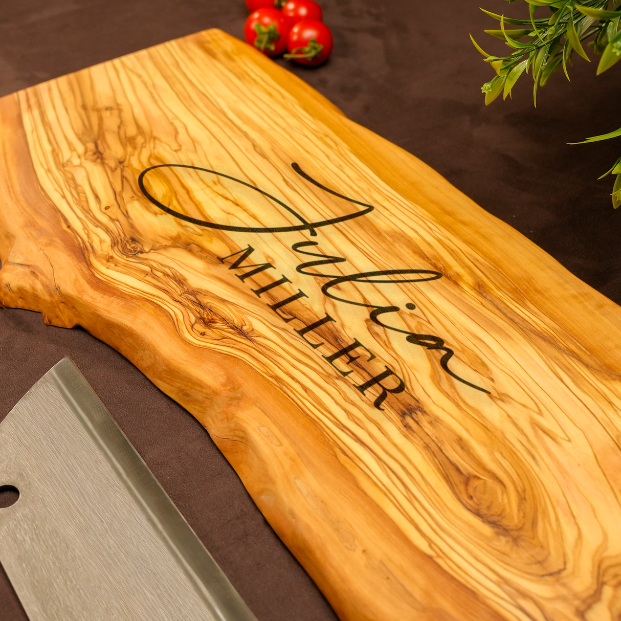 Personalized Live Edge Cutting Board: Olive Wood Engraving for Mom’s Kitchen