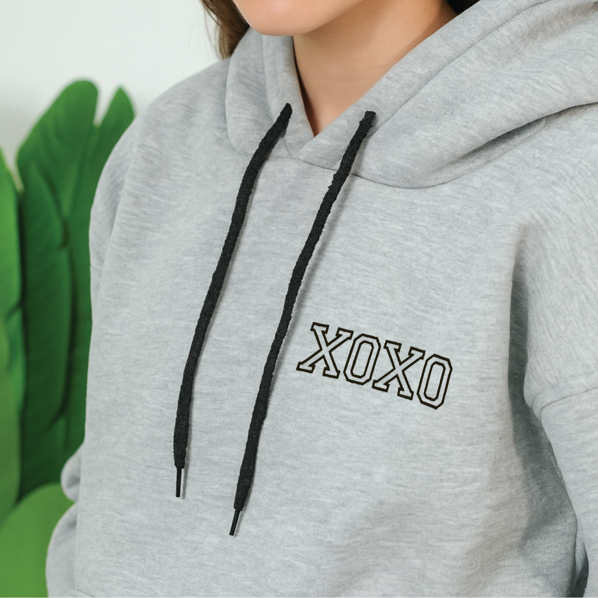 XOXO Valentines Day Sweatshirt: Romantic Crewneck for Women, Girlfriend Anniversary Gift
