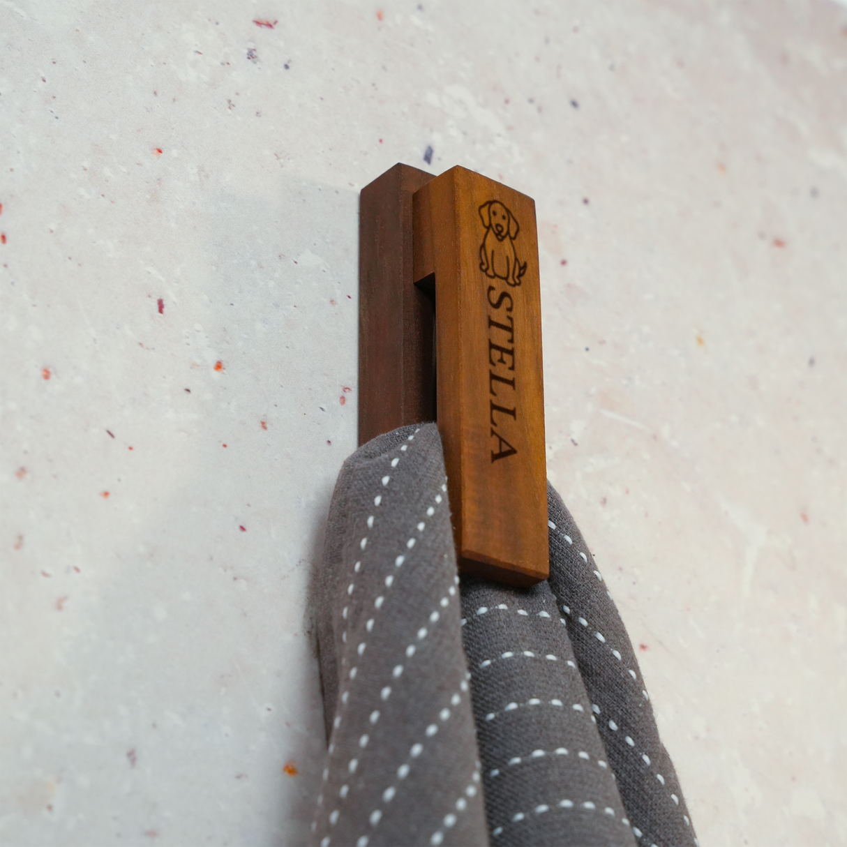 Custom Wooden Engraved Pet Leash Storage Rack: Personalized Wall Hook with Pet Name for Dog Accessories