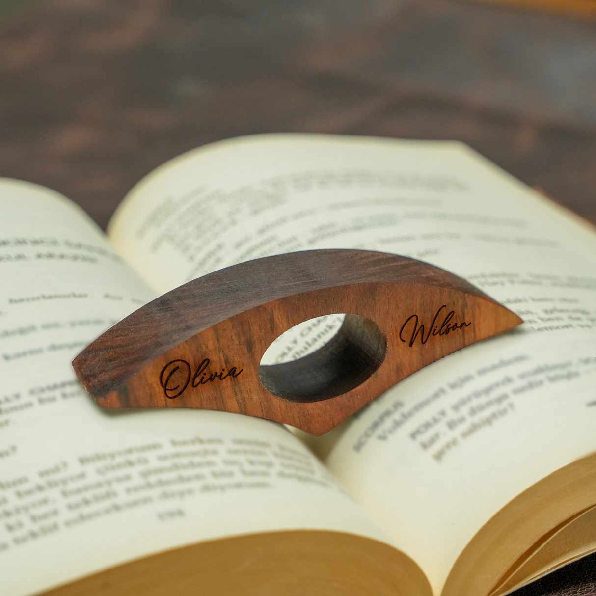 Personalized Wooden Thumb Page Holder: Laser Engraved Reading Tool for Bookworms