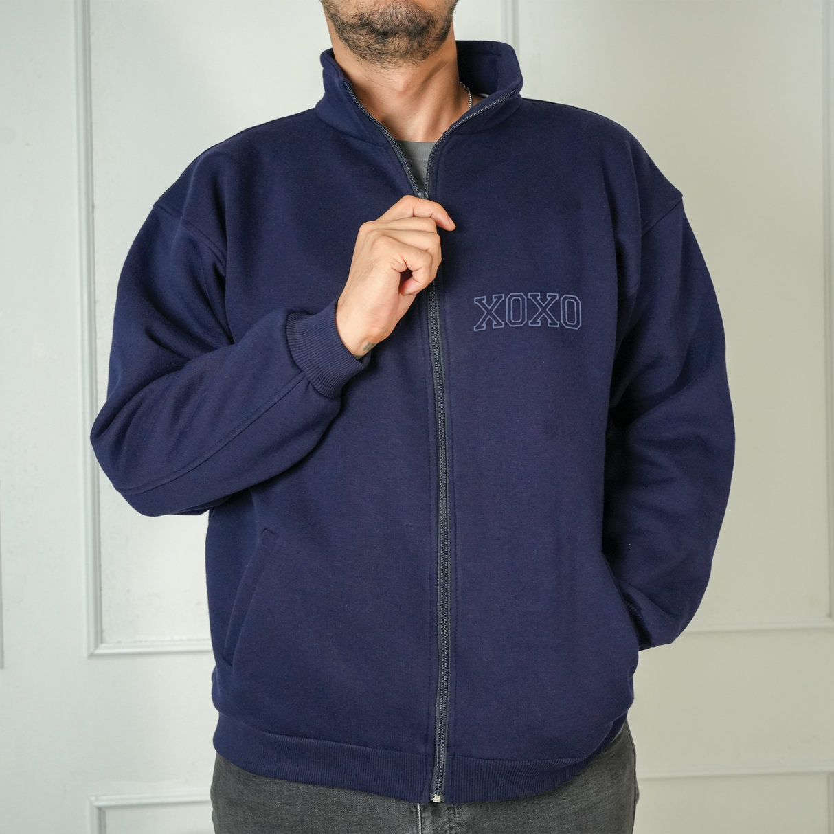 XOXO Valentines Day Sweatshirt: Romantic Crewneck for Women, Girlfriend Anniversary Gift