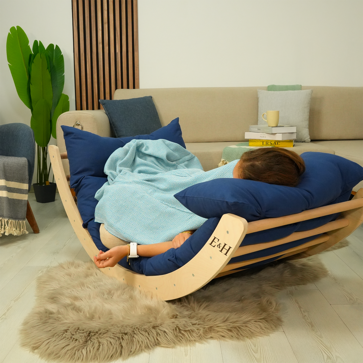 Wooden Rocking Lounger with Cushion: Multifunctional Relax Chair for Relaxing and Meditation