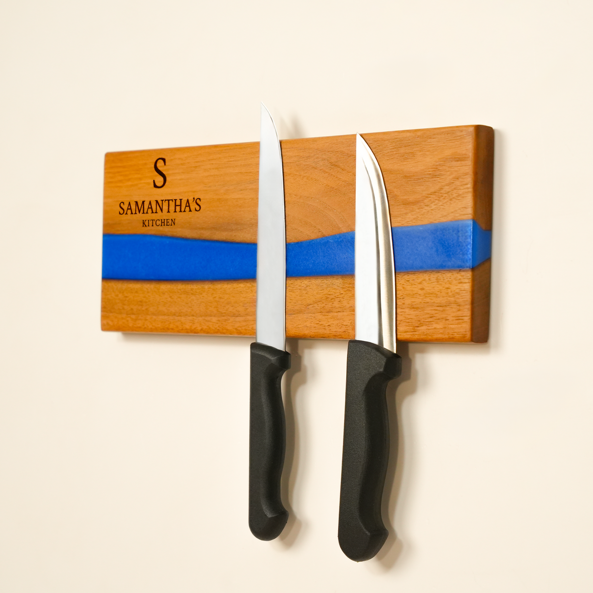 Personalized Magnetic Knife Holder for Mom’s Kitchen: Engraved Epoxy Wooden Wall Rack, Chef Gifts