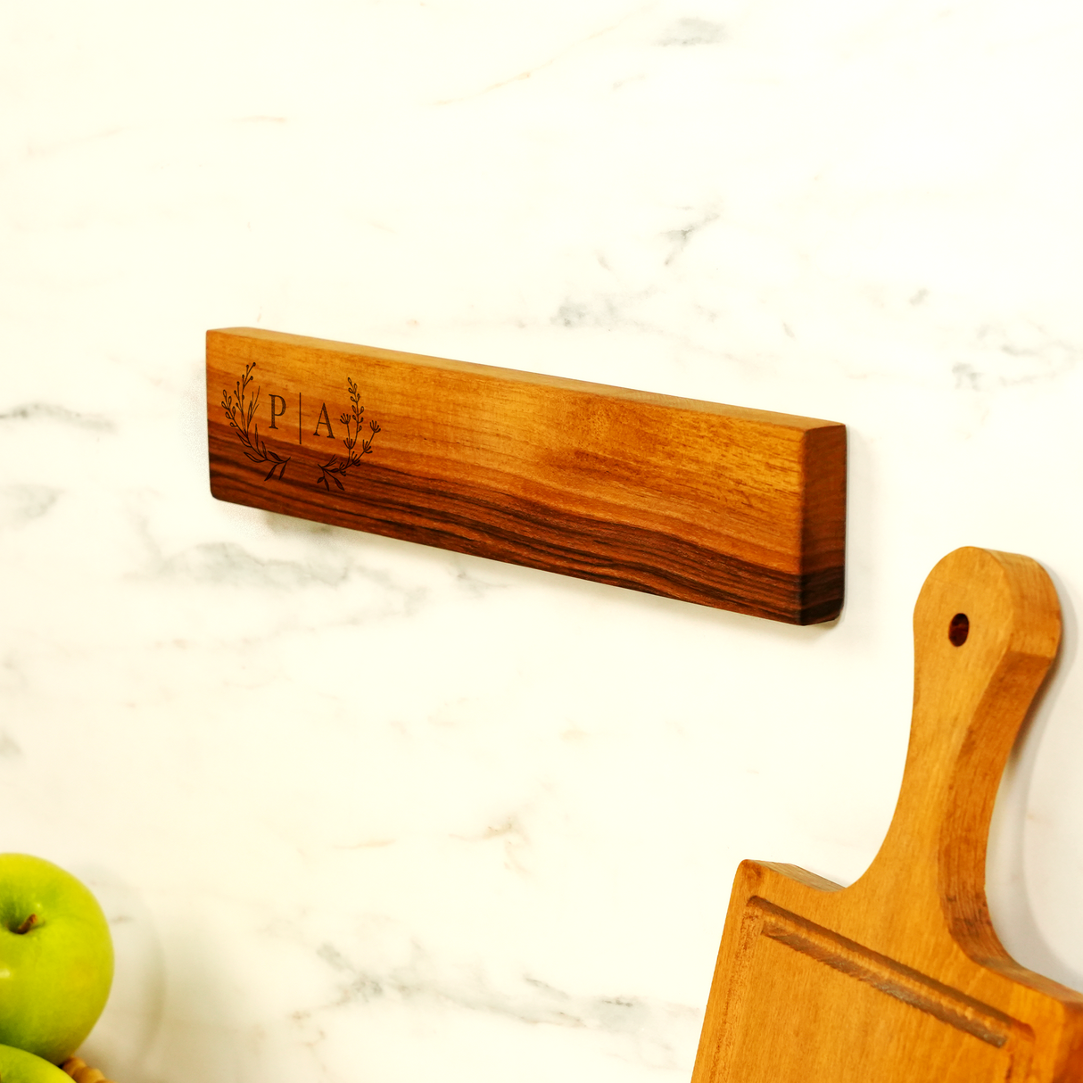 Live Edge Wooden Magnetic Knife Display Stand: Personalized Kitchen Block, Couples Anniversary