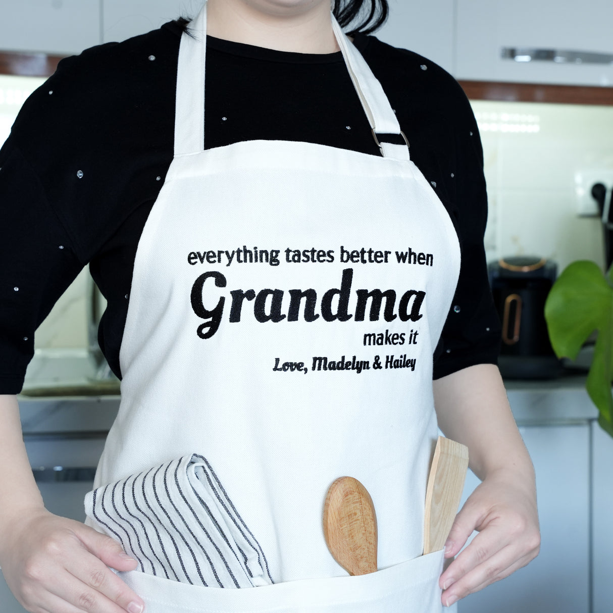 Mothers Day Gifts, Custom Embroidered Apron, Mother's Day Gift Idea, Grandma Kitchen Apron, Gift from Grandkid, Cute Gift from Daughter