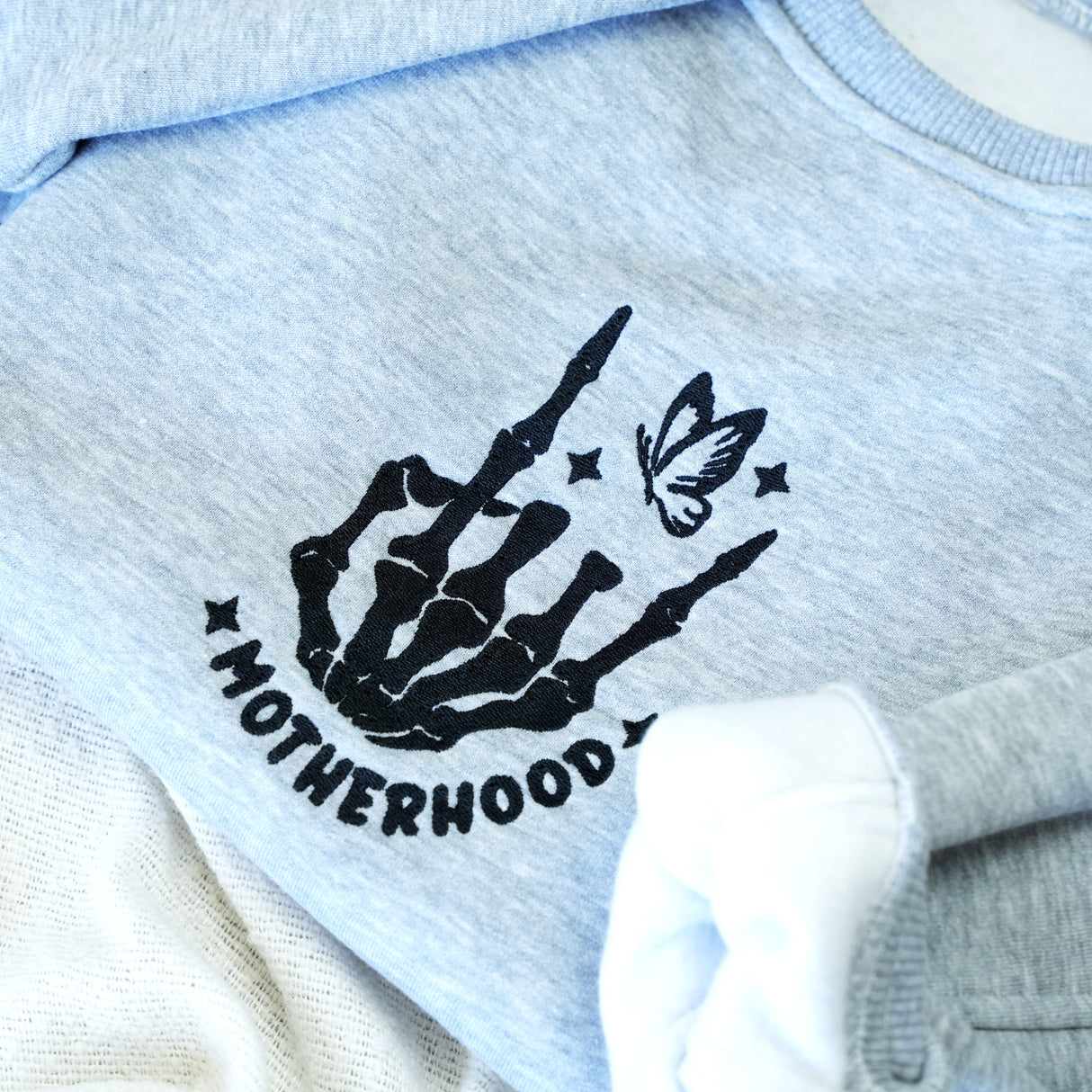 Personalized Mom Sweatshirt, Mother's Day Gifts, Gift from Daughter, Family Names Crewneck, Mother in Law Gifts, Custom Mom Birthday Gifts