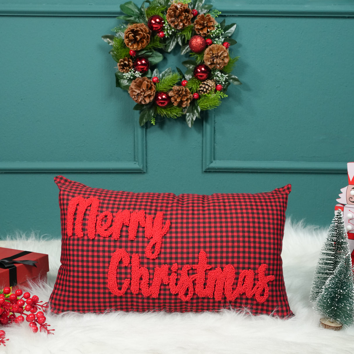 Punch Needle Christmas Gnomes Pillow: Green Gingham Cotton, Christmas Decoration