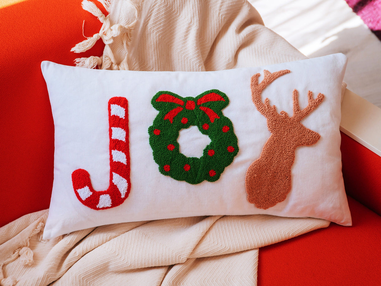 Christmas Joy Embroidered Punch Needle Pillow, Merry Christmas Pillow, Vintage Christmas Joy Wreath Pillow, Christmas Decorations, Xmas Gift.