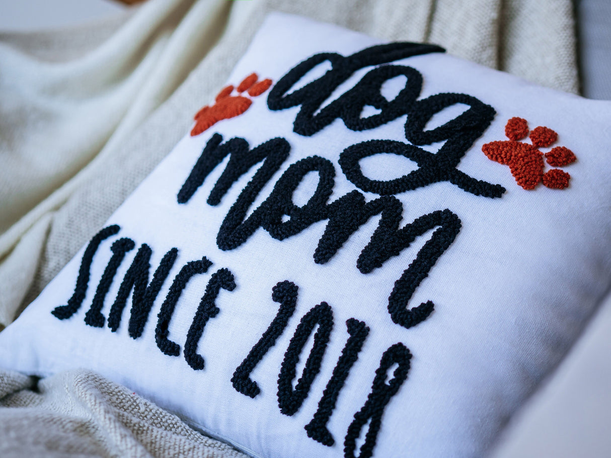 Dog Mom Personalized Embroidery Pillow, Gift for Pet Owner, Dog Lover Gift, Cat Lover Gift, Dog Mom Pillow, Pet Birth Gift, Custom Pillows.