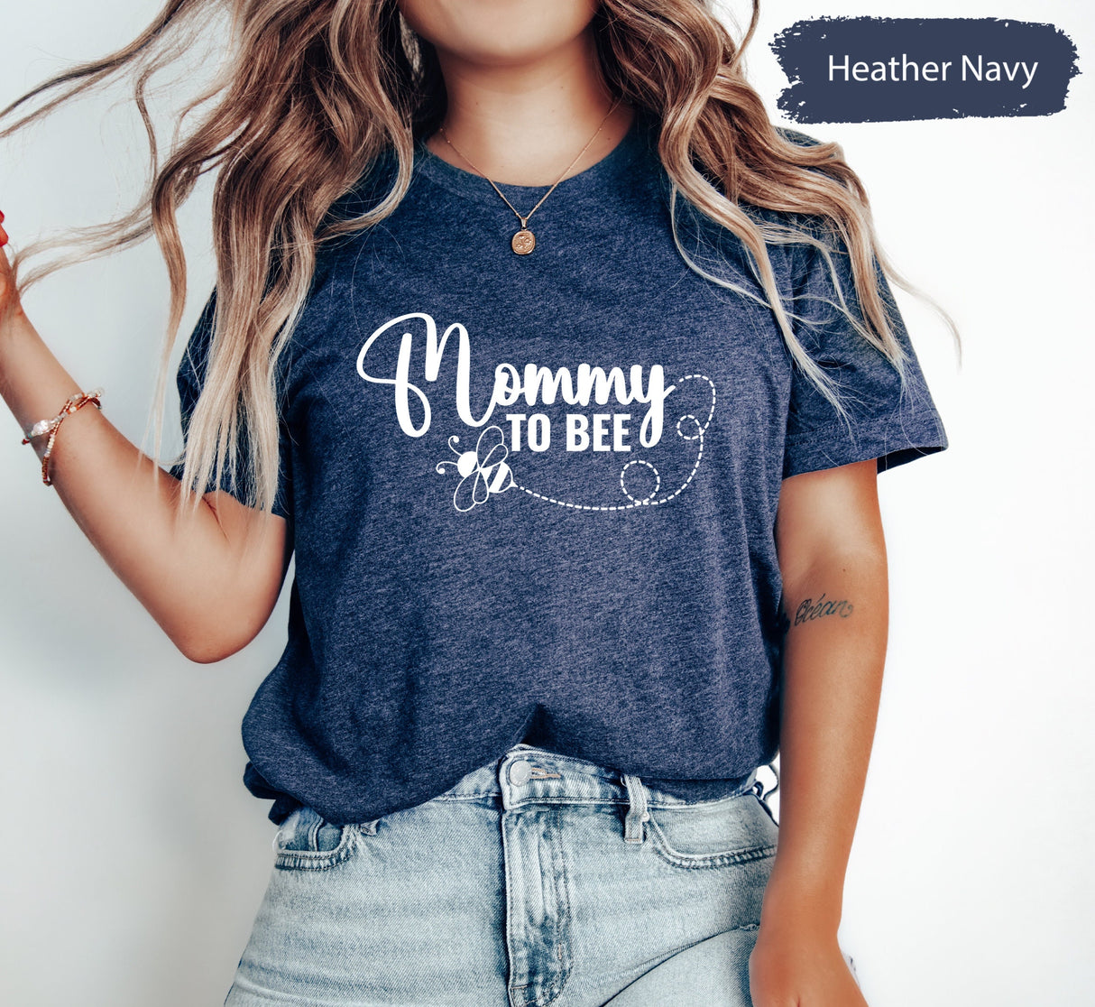 Mommy To Bee Shirt, Baby Announcement Shirt, Pregnancy Reveal Shirt, New Mom Shirt, New Mom Gift, Pregnancy Announcement, New Mama Gifts