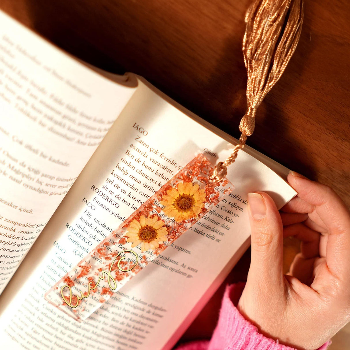 Handmade Pressed Flower Resin Bookmark, Personalized Bookworm Gifts, Custom Gift for Bestfriend, Minimal Book Accessories, Gift for Her - Arria Home