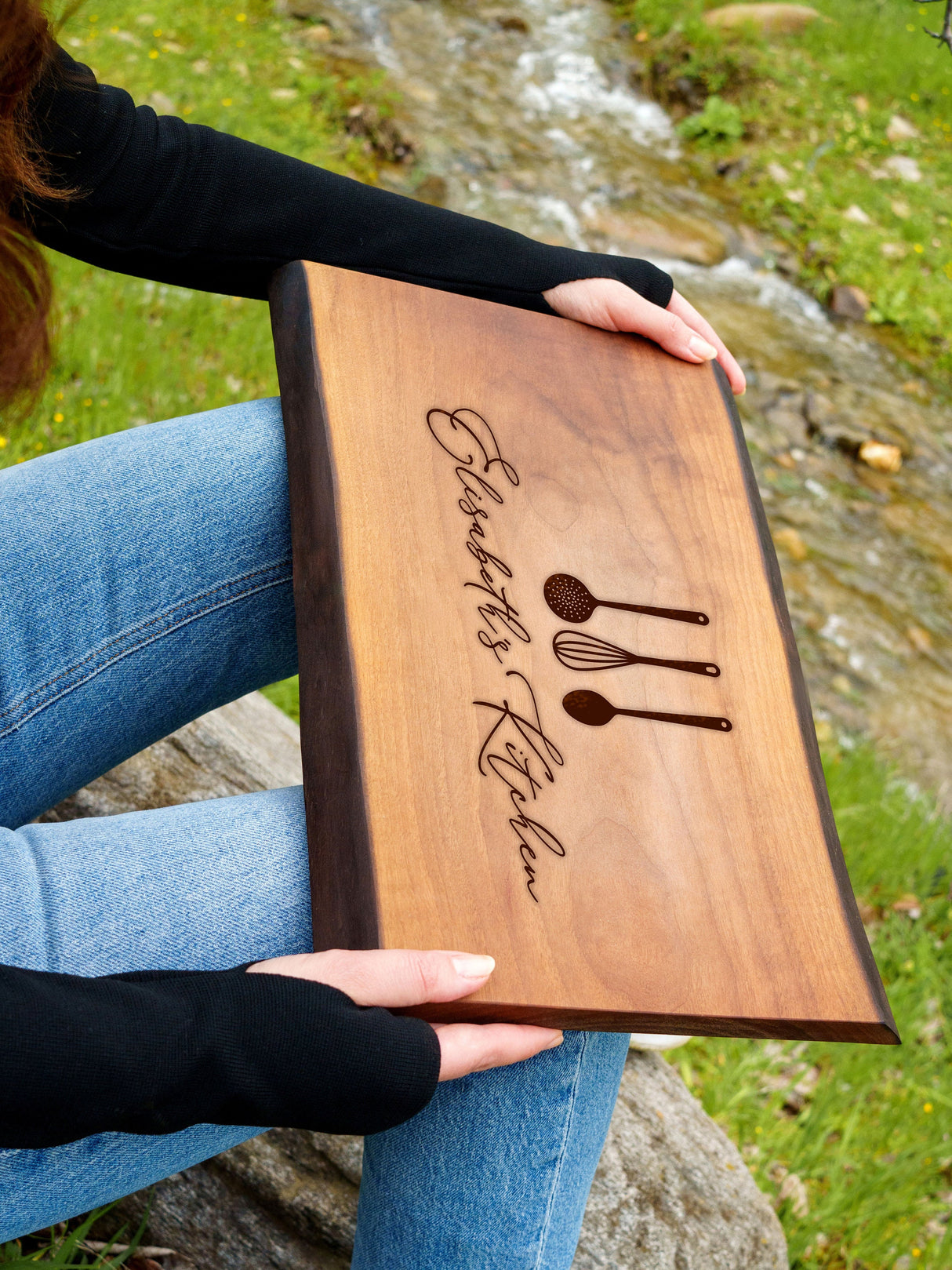 Personalized Mom Birthday Gift, Engraved Walnut Cutting Board, Gifts for Mom, Custom Grandma Gifts, Birthday Gifts for Mother, Gigi Gifts