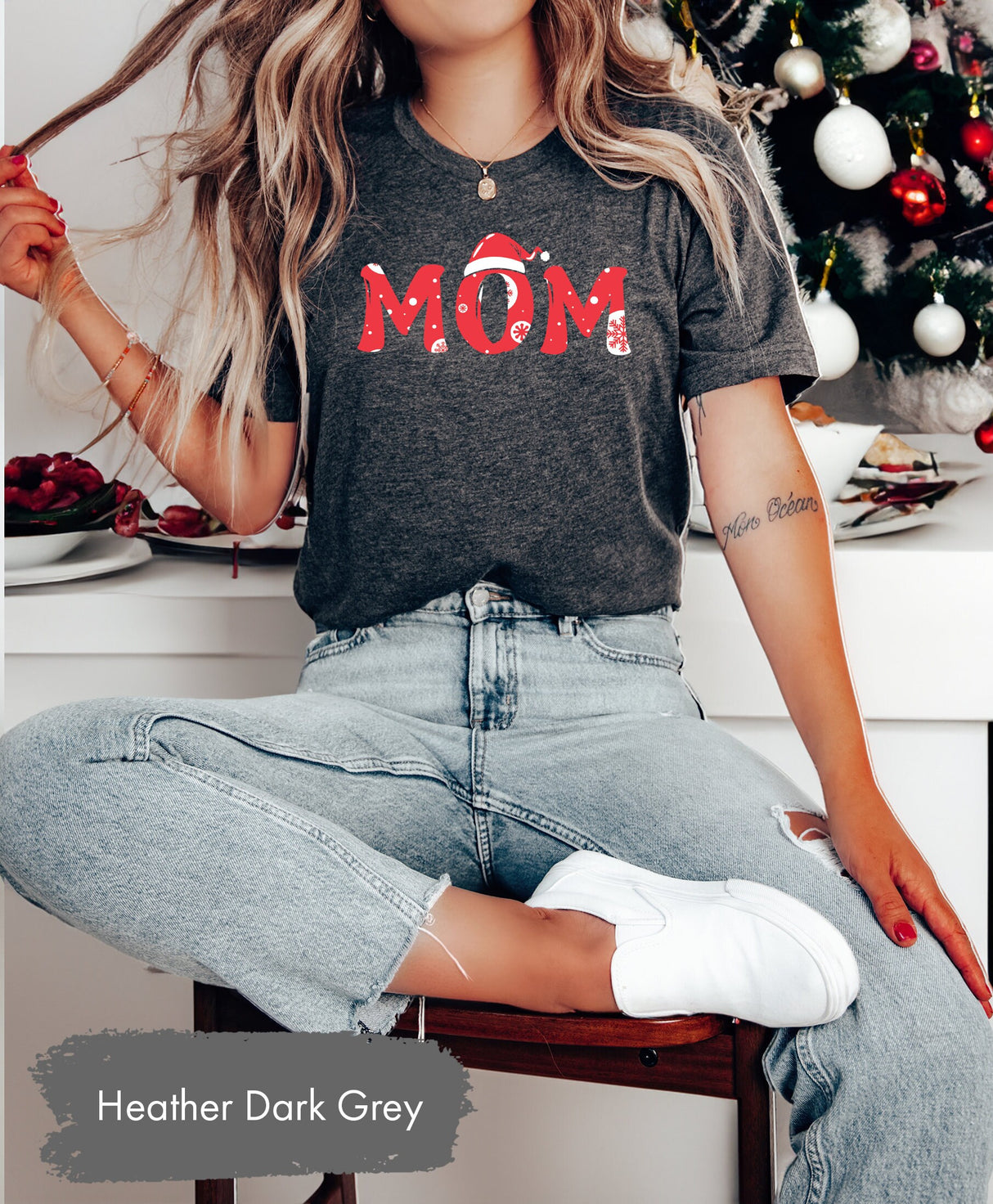 Christmas Mom Shirt, Christmas Shirt, Christmas Mom Gift, Gift for Mom, Gift for Her, Mom Claus Shirt, Christmas Gift, Mothers Shirt