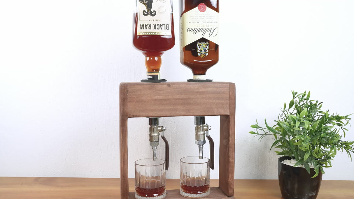 Personalized Wooden Whiskey Decanter: Custom Liquor Gift for Dad, Man Cave Decor